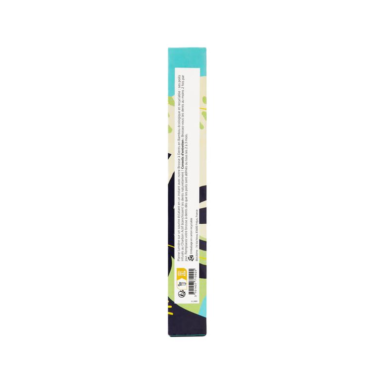 La Brosse à Dents en Bambou Infusée au Charbon Actif