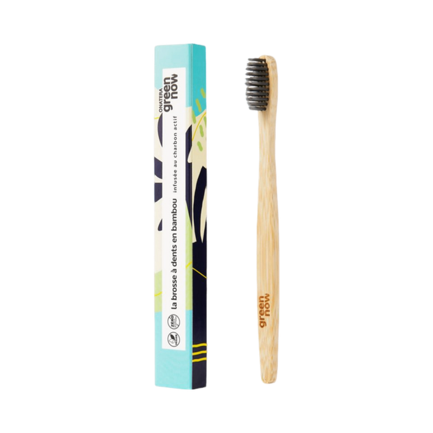 La Brosse à Dents en Bambou Infusée au Charbon Actif
